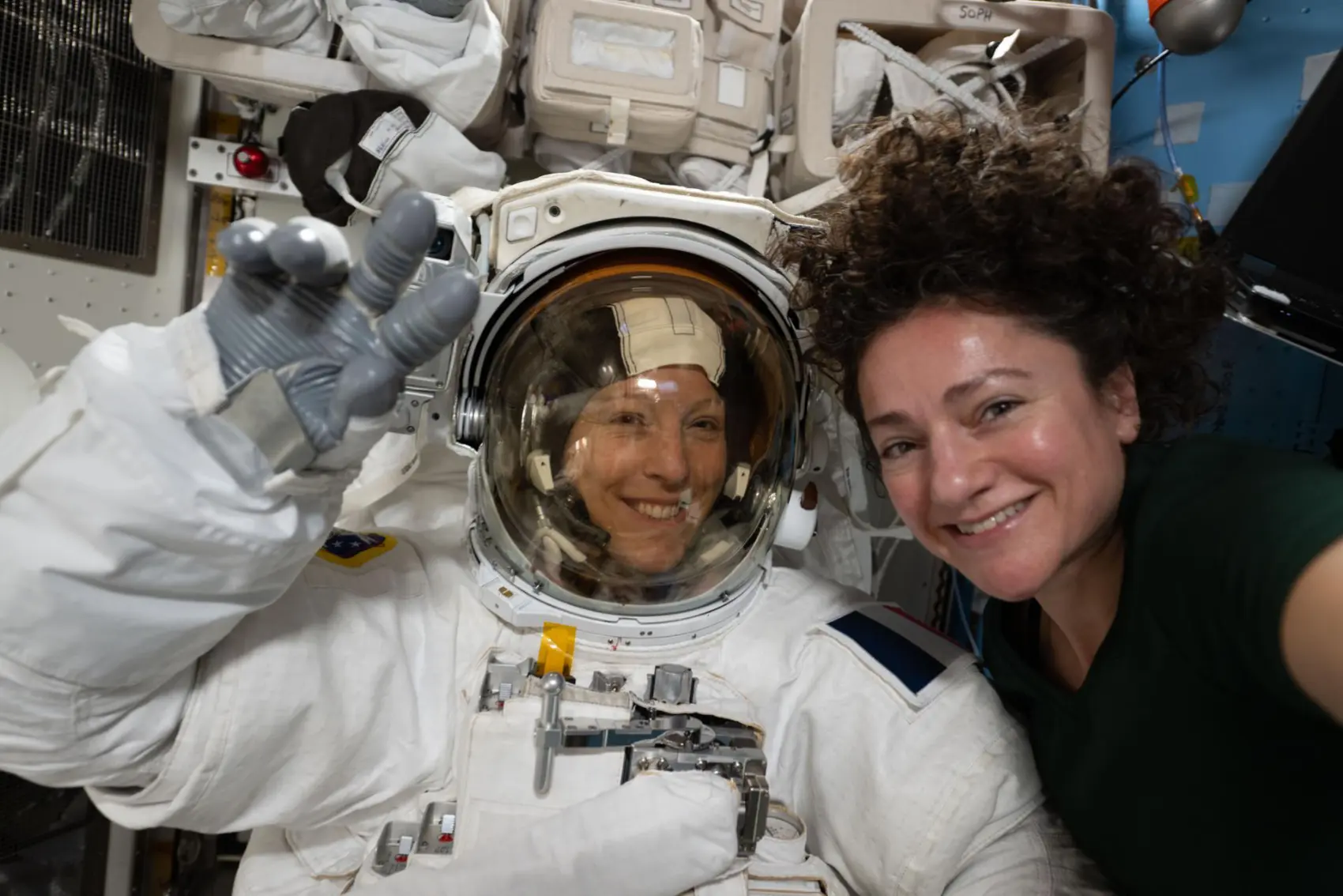 Adenot y Meir completan caminata espacial de casi siete horas en la ISS