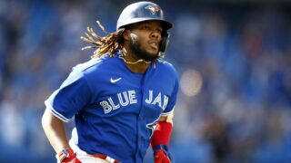 Vladimir Guerrero Jr. y Rafael Devers brillan con jonrones en Grandes Ligas