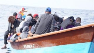 Dominicanos en Puerto Rico sostienen la economía entre miedo e invisibilidad