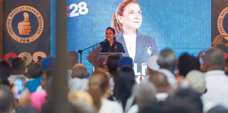 Carolina Mejía juramenta comando provincial de campaña con dirigentes de San Cristóbal