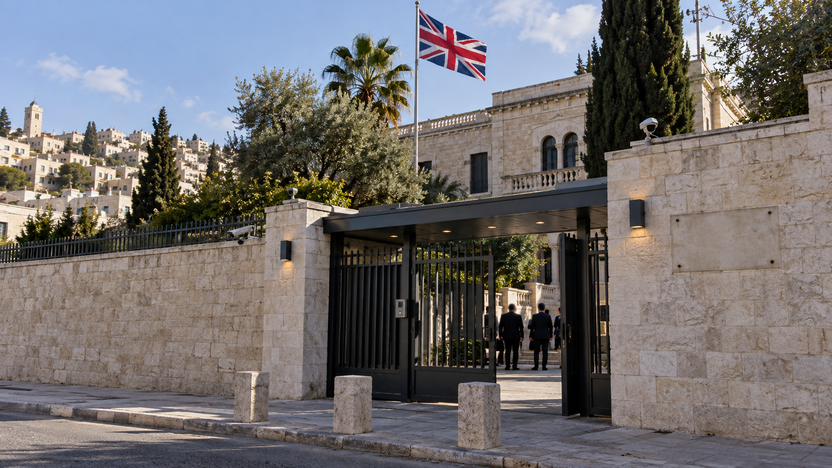 Israel expulsa diplomaticos de Reino Unido y permite una misión limitada
