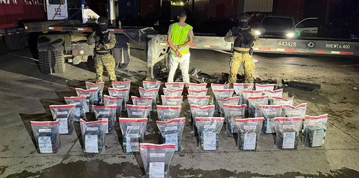 DNCD decomisa 228 paquetes de presunta cocaína en dos operativos