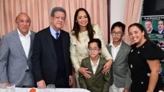 Leonel Fernández propone registro gratuito para hijos de dominicanos en el exterior