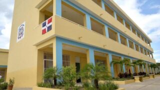 Educación autoriza suspender clases en zonas vulnerables según condiciones de riesgo