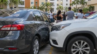 Conflictos por parqueos vuelven a encender alertas en residenciales dominicanos