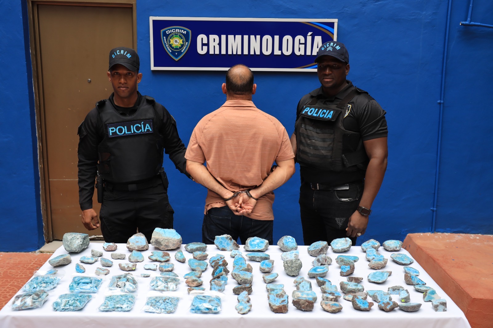 Policía Nacional y MP recupera mercancía valorada en RD$1.5 millones tras allanamiento