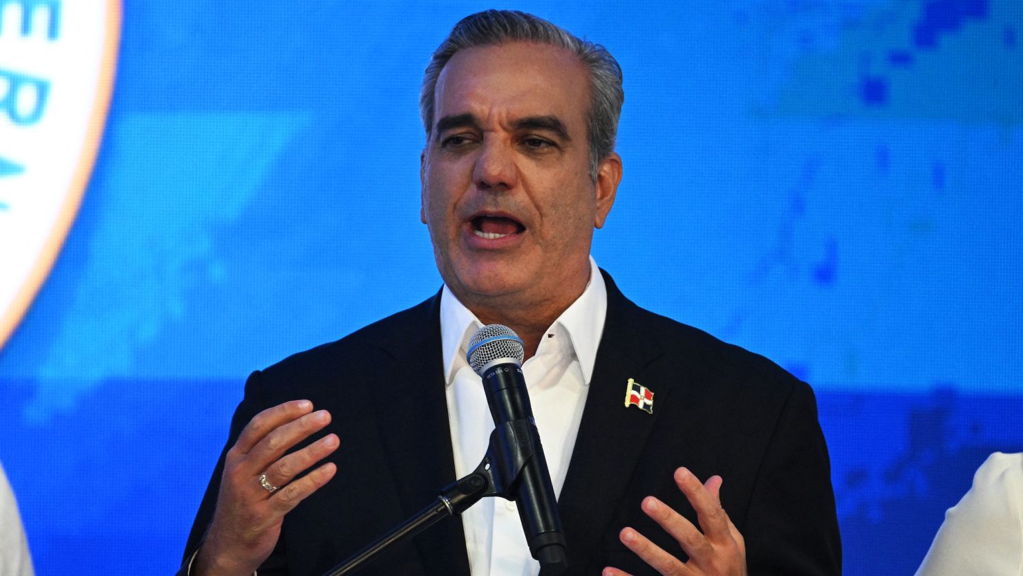 Abinader nombra 25 representantes diplomáticos y consulares dominicanos