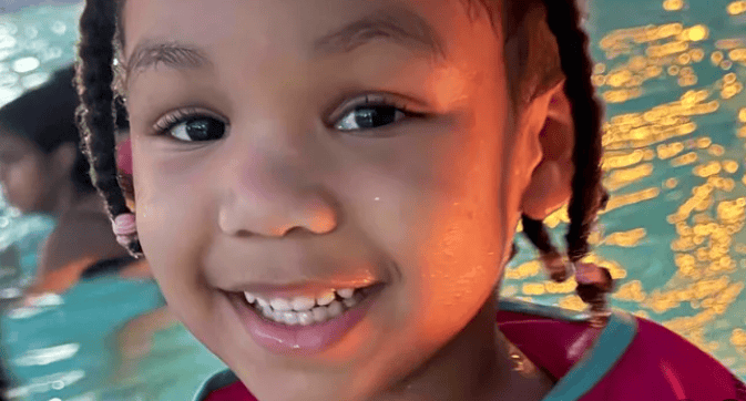 Fiscalía detalla acusaciones contra dominicana por muerte de su hija en Boston