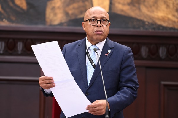 Pacheco da plazo al PRM para enviar terna por curul de Jorge Frías