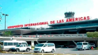 Dictan prisión preventiva a inspector de Migración acusado de corrupción en el AILA