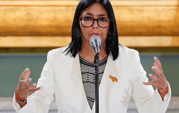 Encuestas reflejan caída en aprobación de Delcy Rodríguez y creciente descontento